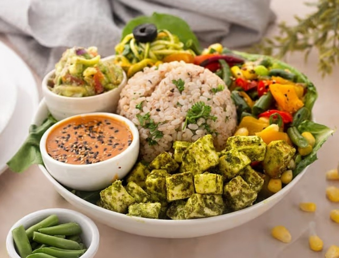 The La Celebrita Bowl - Za'tar Cottage Cheese
